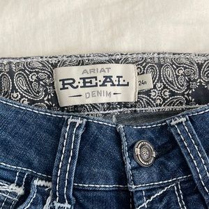 Ariat Jeans worn a handful of times! Like New